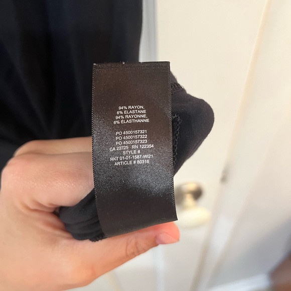 Babaton black tee sz small EUC - Picture 8 of 8